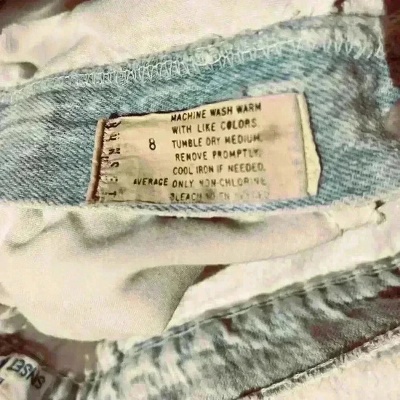 Vintage 80s Jean Shorts Pleated Blue Light Wash 24” Waist Bermuda Sunset Blues - Picture 9 of 11